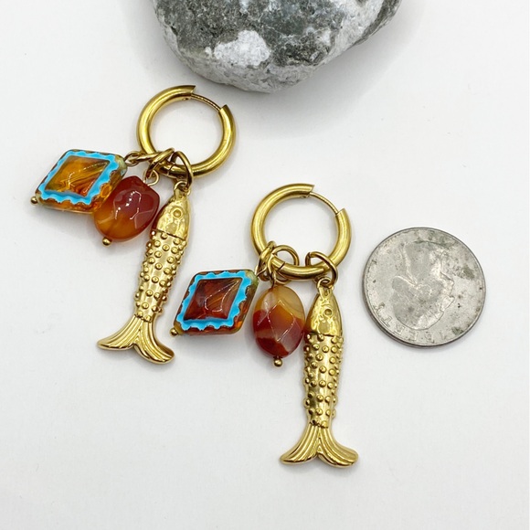 NEW Gold Fish Charm Hoop Earrings - Picture 6 of 7